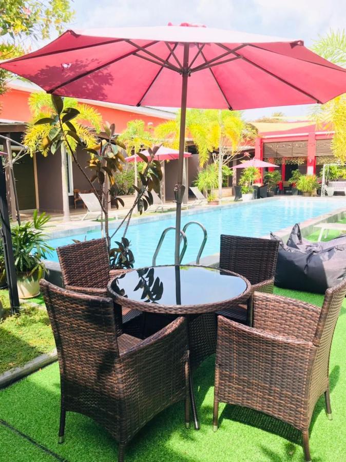 Villa Abadi Resort Pantai Cenang  Exterior foto